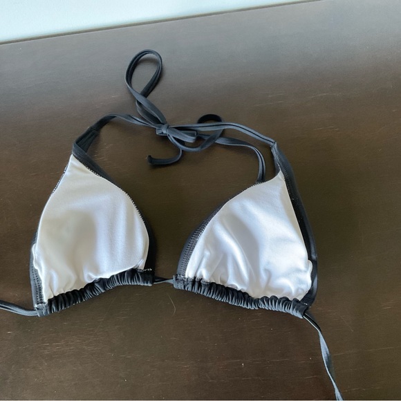 Triangle black bikini top - Picture 2 of 2